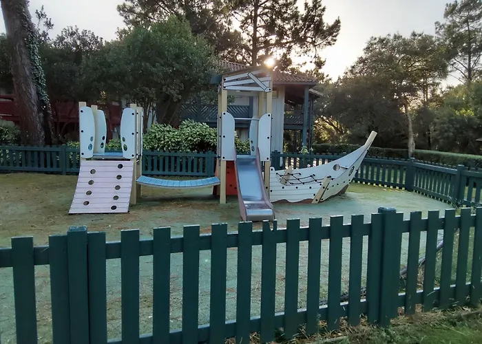 Le Fairway - T2 Piscines Golf *